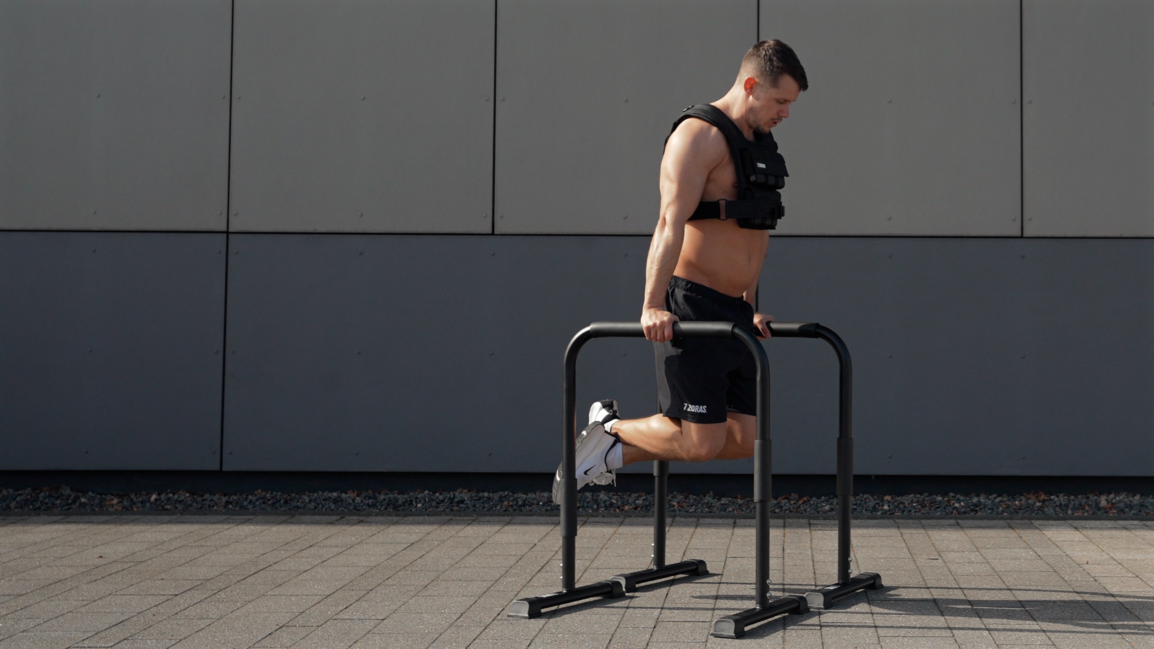 Video laden: 7 ZORAS Weight Vest